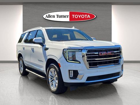 Used 2023 GMC Yukon SLT w/ SLT Premium Package image 2