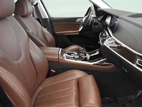 Used 2021 BMW X7 xDrive40i w/ Parking Assistance Package image 14