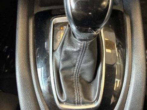 Used 2022 Nissan Rogue Sport S FWD image 25