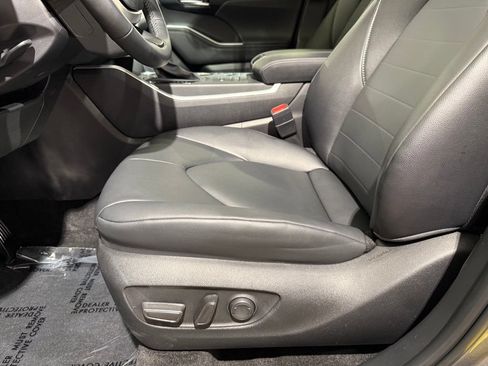 Certified 2025 Toyota Highlander XLE AWD/4WD image 14