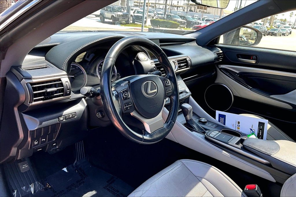 Used 2015 Lexus RC 350 w/ Luxury Package RWD image 9