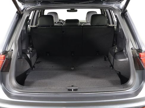 Used 2024 Volkswagen Tiguan SE R-Line FWD image 20