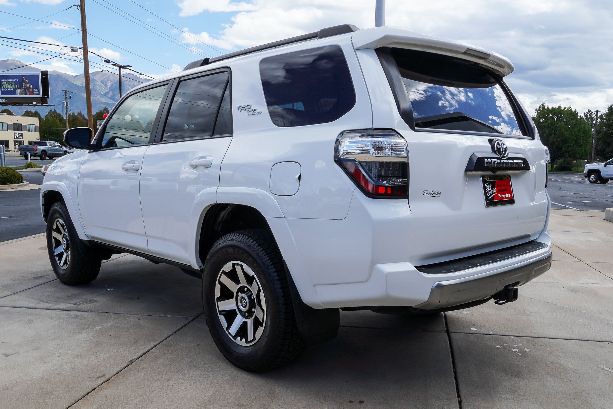 Used 2020 Toyota 4Runner TRD Off-Road AWD/4WD image 6