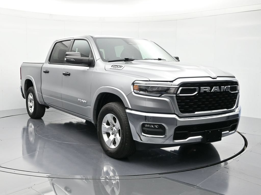 Used 2025 RAM 1500 Big Horn AWD/4WD image 3