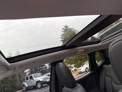 Used 2019 Jeep Renegade Limited w/ UConnect 8.4 Nav Group image 30