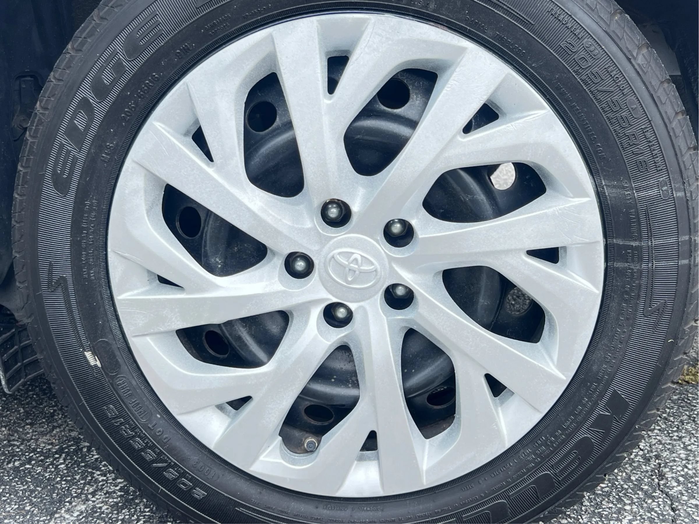 Used 2017 Toyota Corolla LE FWD image 44