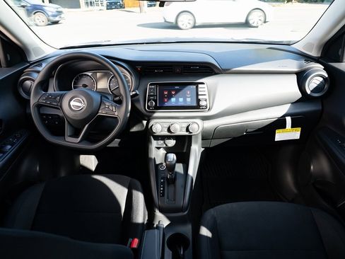 New 2025 Nissan Kicks Play S image 8