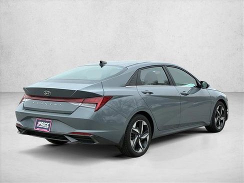 Used 2022 Hyundai Elantra SEL w/ Convenience + Premium Package image 5