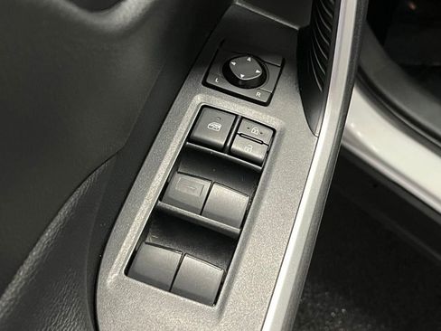 Used 2020 Toyota RAV4 XLE w/ Convenience Package AWD/4WD image 16