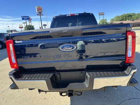 Used 2024 Ford F250 XLT w/ FX4 Off-Road Package AWD/4WD image 7