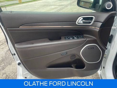 Used 2018 Jeep Grand Cherokee Summit w/ Platinum Series Group AWD/4WD image 26