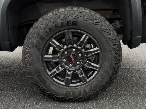 Used 2024 GMC Sierra 1500 AT4X image 11