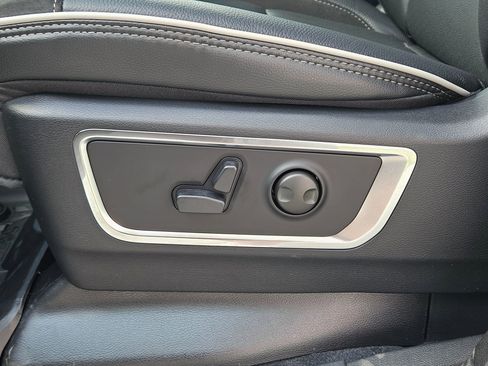 New 2026 RAM 1500 Laramie w/ Laramie Southwest Edition AWD/4WD image 18