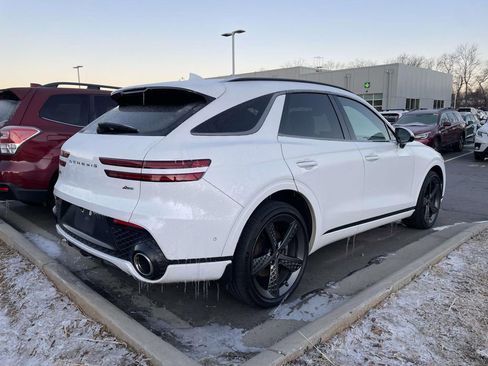 Used 2022 Genesis GV70 2.5T w/ Sport Prestige Package image 4