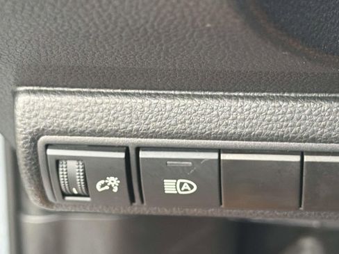 Used 2025 Toyota Corolla LE image 24