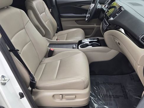 Certified 2022 Honda Pilot Touring image 20