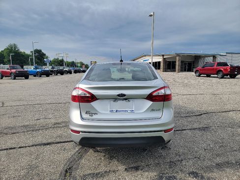 Used 2019 Ford Fiesta SE FWD image 7