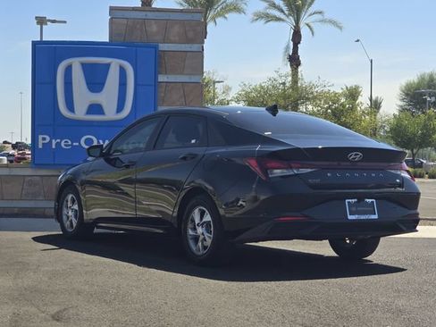 Used 2021 Hyundai Elantra SE w/ Cargo Package FWD image 5