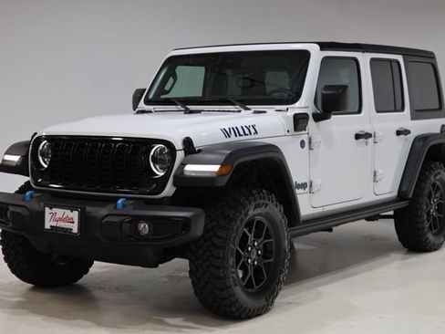Used 2024 Jeep Wrangler Unlimited AWD/4WD image 3