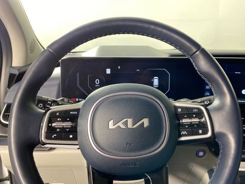 Used 2025 Kia Carnival SX Prestige image 14