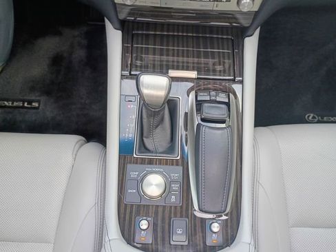 Used 2015 Lexus LS 460 L image 34