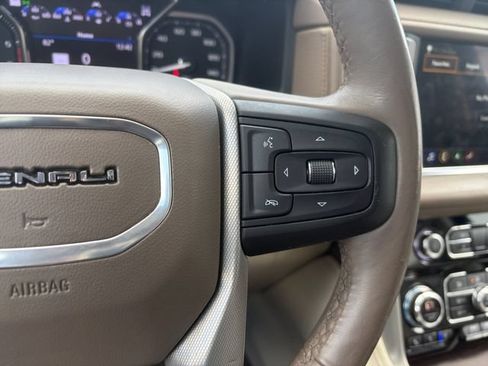 Used 2021 GMC Yukon Denali AWD/4WD image 8