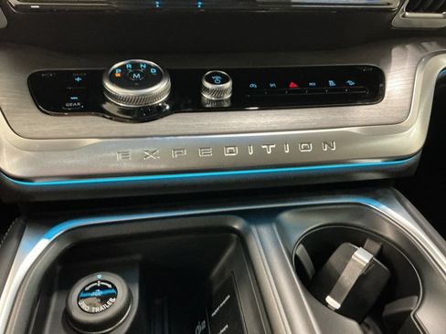 New 2027 Ford Expedition Platinum w/ Driver's Package AWD/4WD image 19