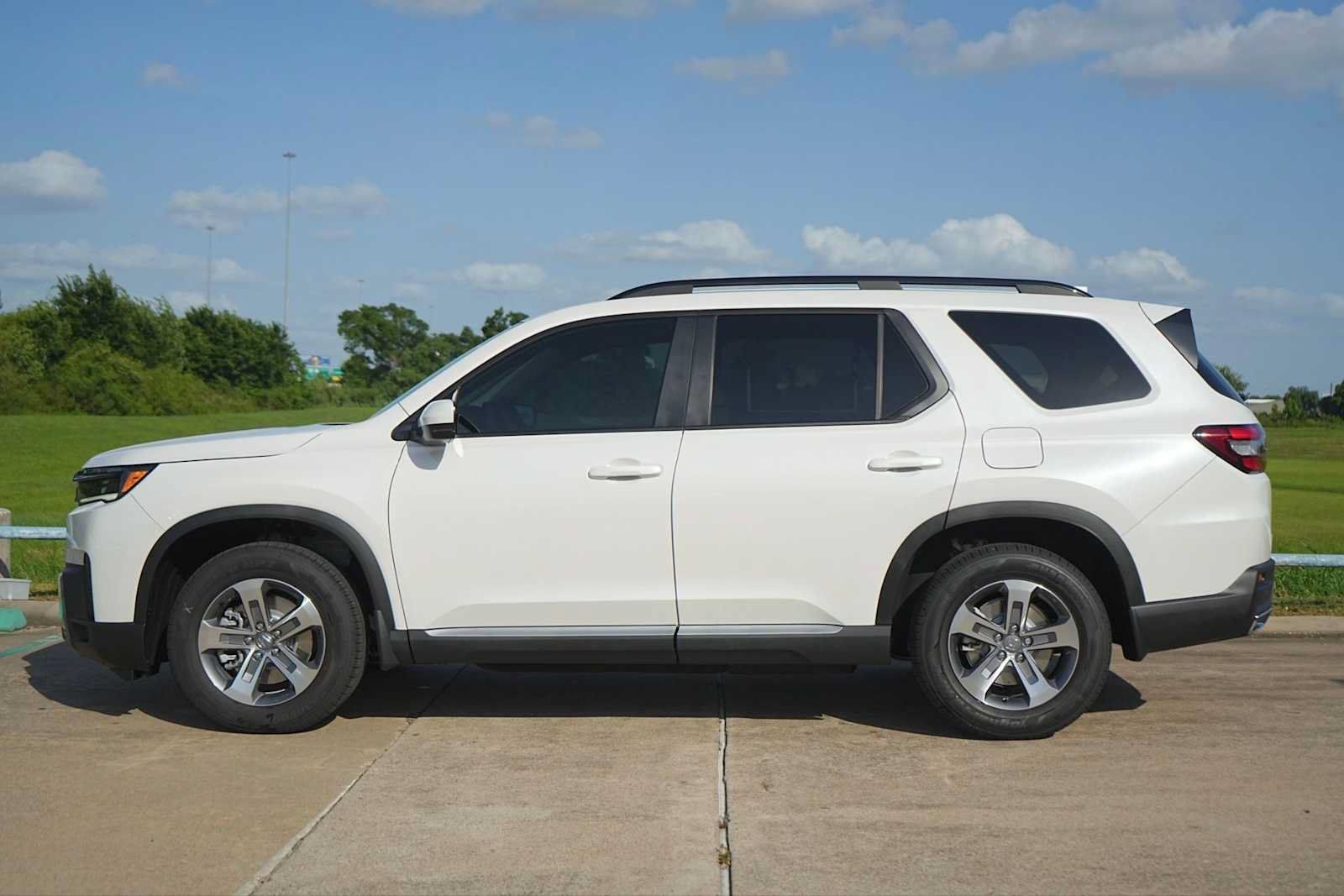New 2026 Honda Pilot EX-L image 3