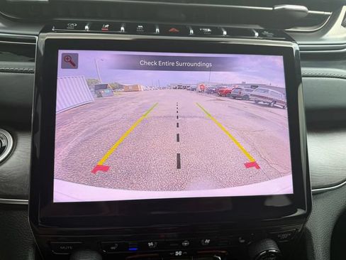 Used 2023 Jeep Grand Cherokee Overland w/ Luxury Tech Group IV AWD/4WD image 37