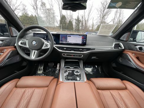 Certified 2025 BMW X7 M60i w/ Executive Package image 18