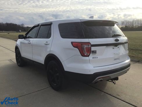 Used 2017 Ford Explorer XLT image 7