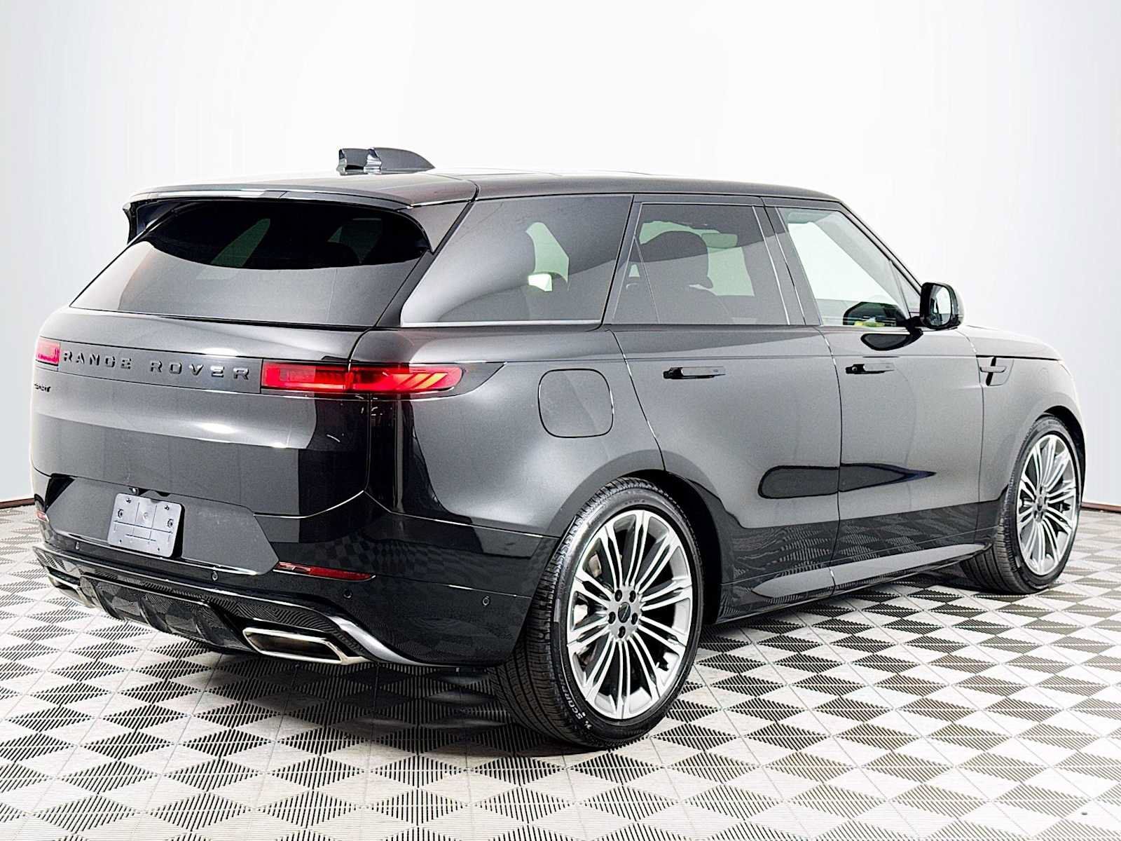 New 2026 Land Rover Range Rover Sport Dynamic SE AWD/4WD image 5