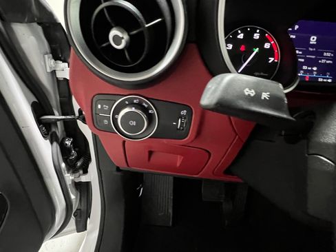 Used 2021 Alfa Romeo Stelvio Ti w/ Nero Edizione image 19