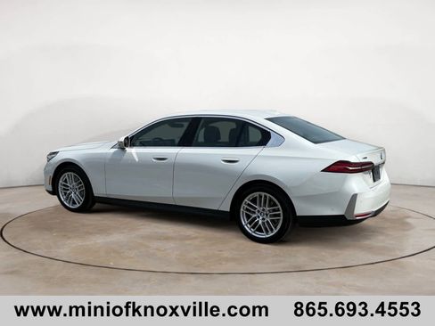 Used 2025 BMW 530i xDrive AWD/4WD image 5