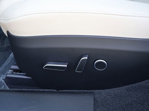 Used 2023 Tesla Model S Standard Range AWD/4WD image 37