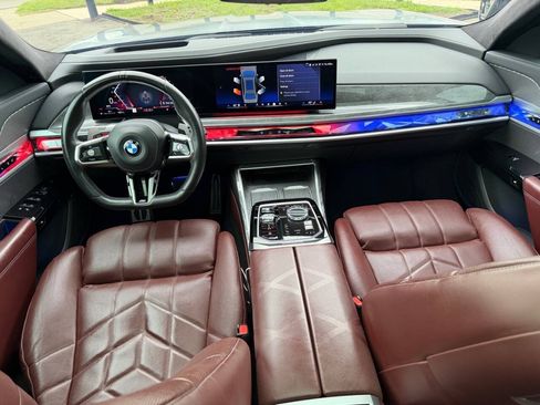 Used 2023 BMW 760i xDrive w/ Executive Package AWD/4WD image 12