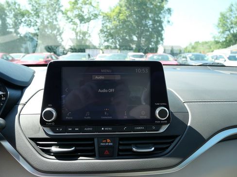 Used 2020 Nissan Altima 2.5 SV FWD image 14