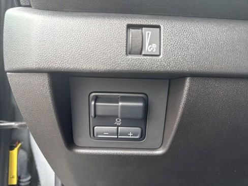 Used 2024 Chevrolet Colorado Trail Boss w/ Technology Package image 15