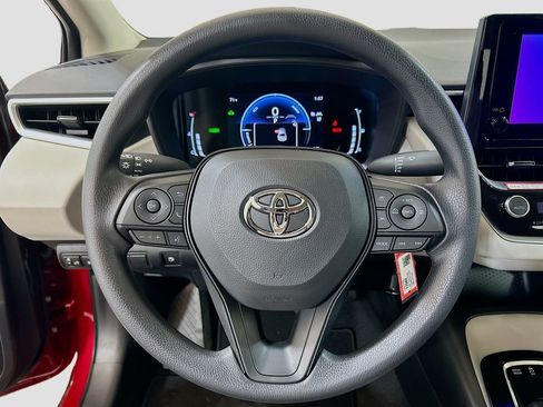 Used 2026 Toyota Corolla LE image 9