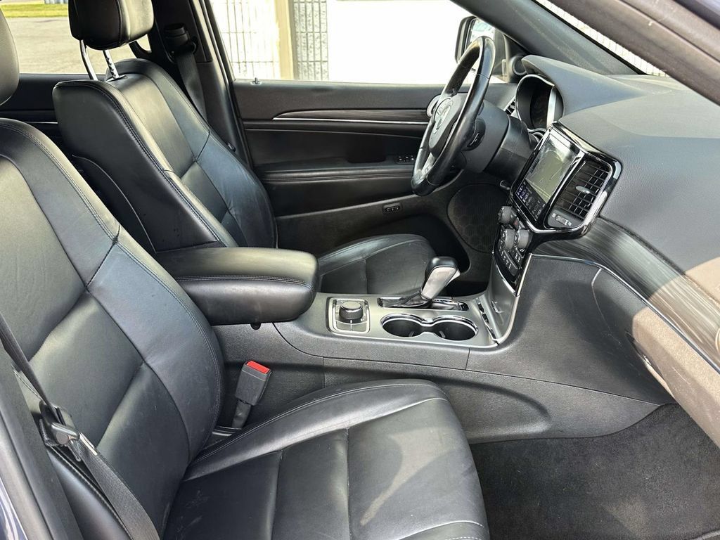 Used 2020 Jeep Grand Cherokee Limited AWD/4WD image 9