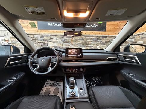 Used 2022 Mitsubishi Outlander ES AWD/4WD image 15