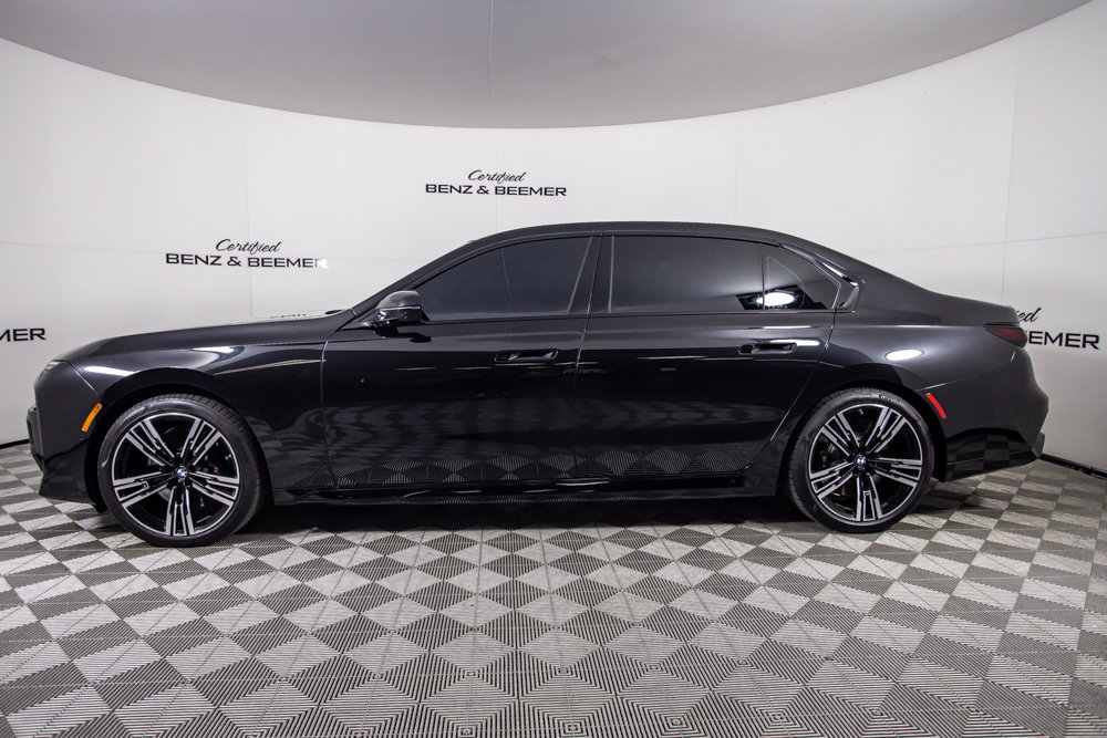 Used 2023 BMW 760i xDrive w/ Luxury Rear Seating Package AWD/4WD image 10