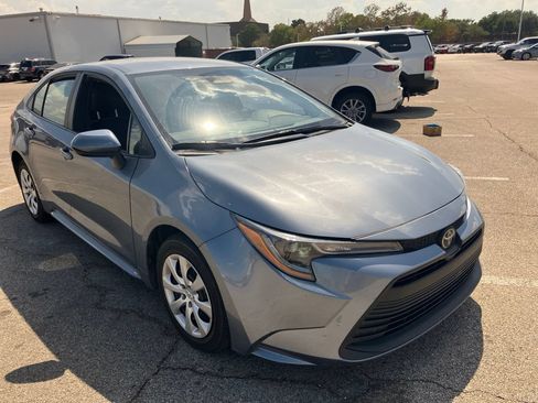 Used 2025 Toyota Corolla LE FWD image 3
