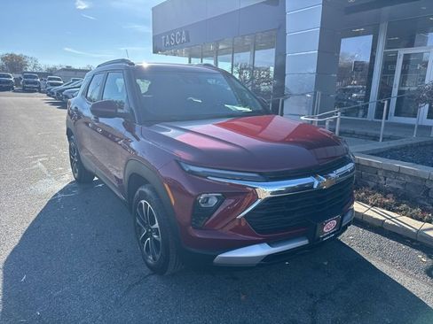Used 2025 Chevrolet TrailBlazer LT image 1