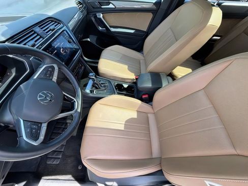 Used 2022 Volkswagen Tiguan SE FWD image 14
