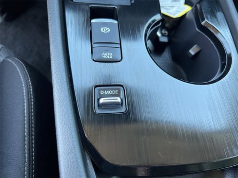 Certified 2023 Nissan Rogue SV image 17