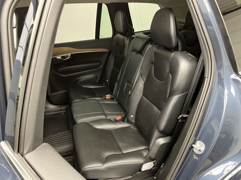 Used 2023 Volvo XC90 B6 Plus image 12