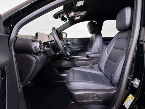 Used 2025 Chevrolet Equinox LT w/ Convenience Package II image 19