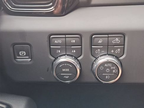 Used 2026 GMC Sierra 1500 AT4 w/ AT4 Premium Package AWD/4WD image 22