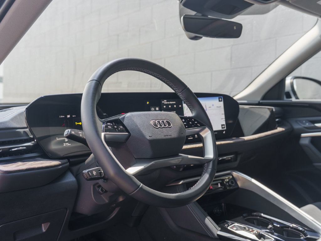 Certified 2025 Audi Q5 Premium w/ Convenience Package AWD/4WD image 4